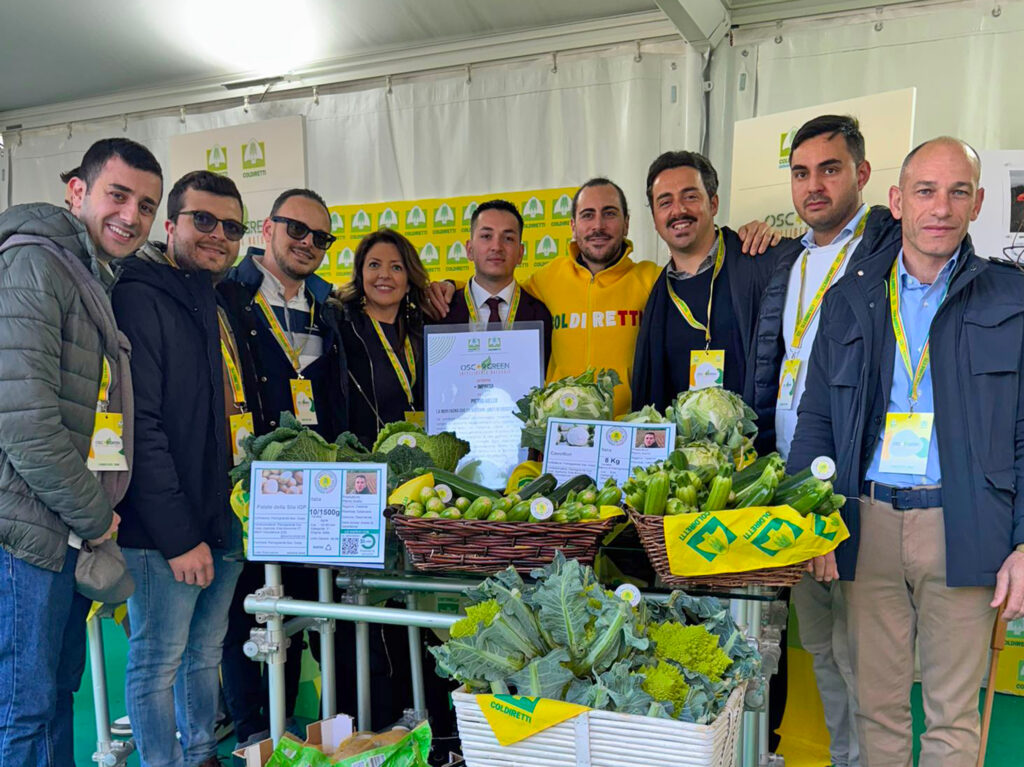 Delegazione Coldiretti-Giovani-Impresa-Calabria---Pietro-Aiello-Pianograndequinto-da-destra---Enrico-Parisi-quarto-da-destra