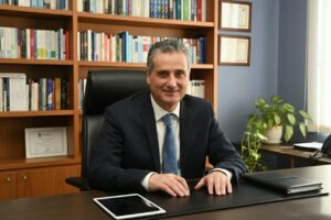 Dirigente, Prof. Domenico Pirrotta.