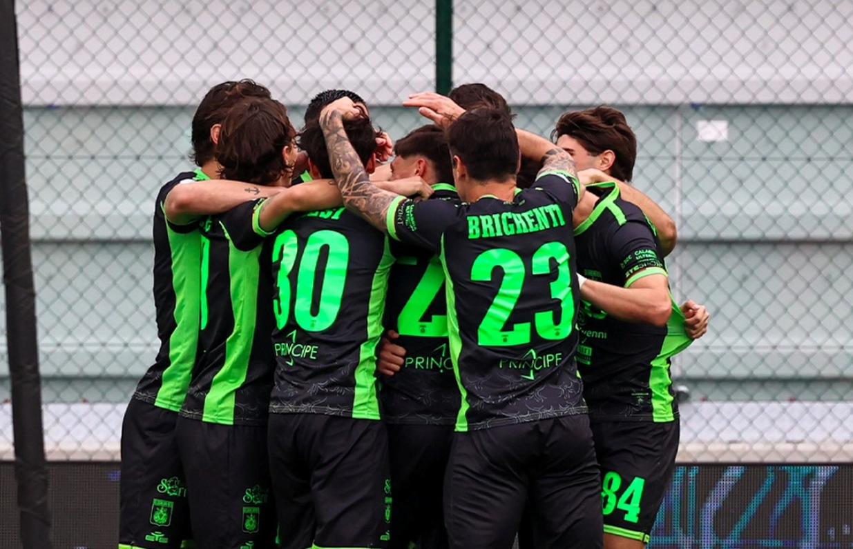 Esultanza Catanzaro vittoria a Padova