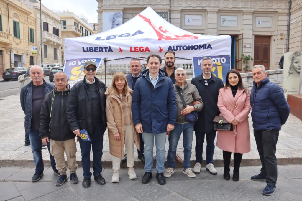 Gazebo Lega Reggio Calabria Sì Referendum Giustizia