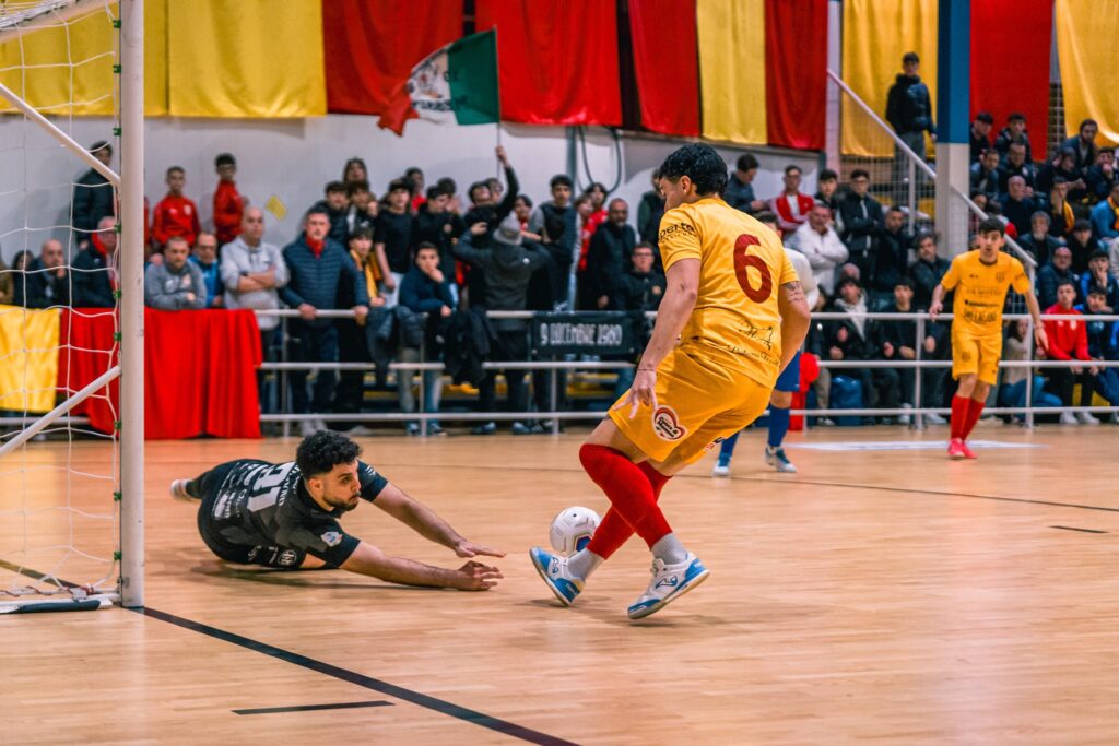 Giocatori giallorossi in azione (MESSINA FUTSAL)