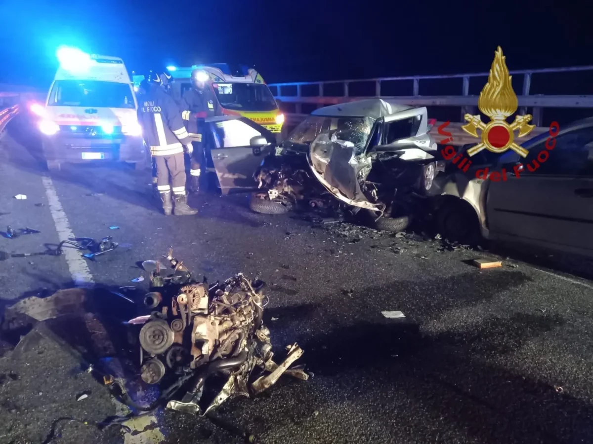 Terribile incidente stradale in Calabria: un morto e un ferito grave