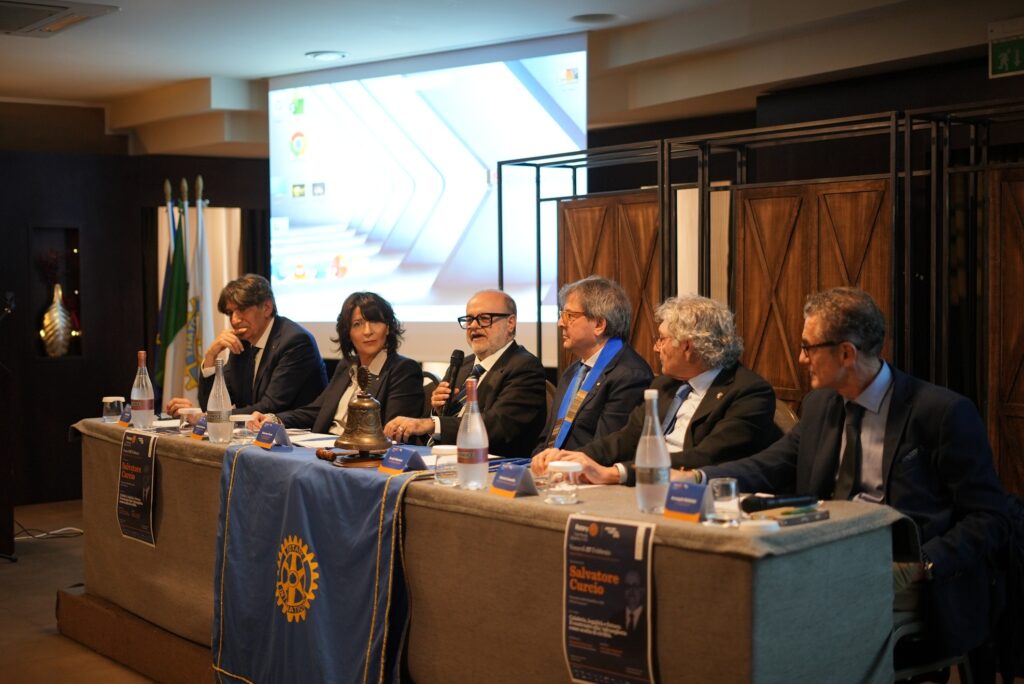 Il Procuratore Salvatore Curcio incanta i giovani grande partecipazione all’incontro sul tema “Calabria, legalità e futuro”