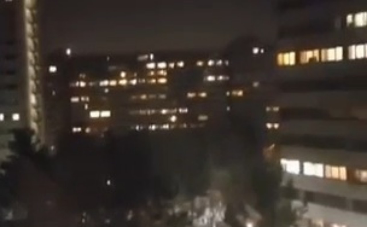 Iraniani urlano morte a Khamenei dai palazzi