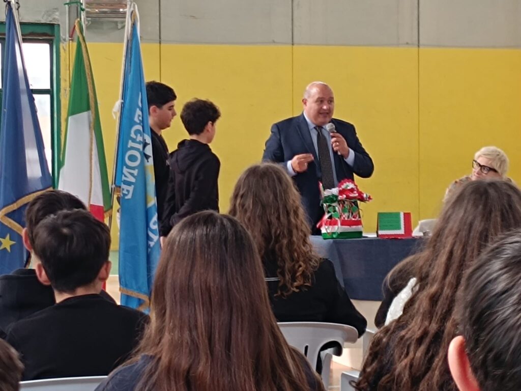 Legalità e Costituzione incontro-dibattito dell'Ondif sez. Palmi con i giovani dell'Istituto Don Francesco Mottola di Tropea
