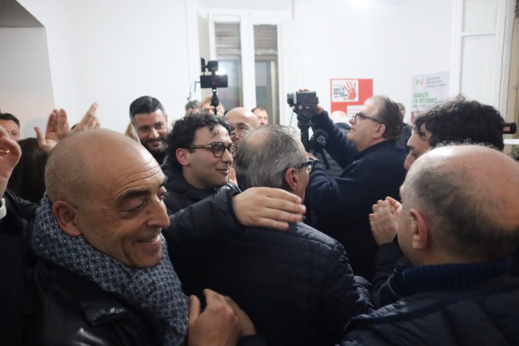 Mimmo Battaglia vince le Primarie del CentroSinistra