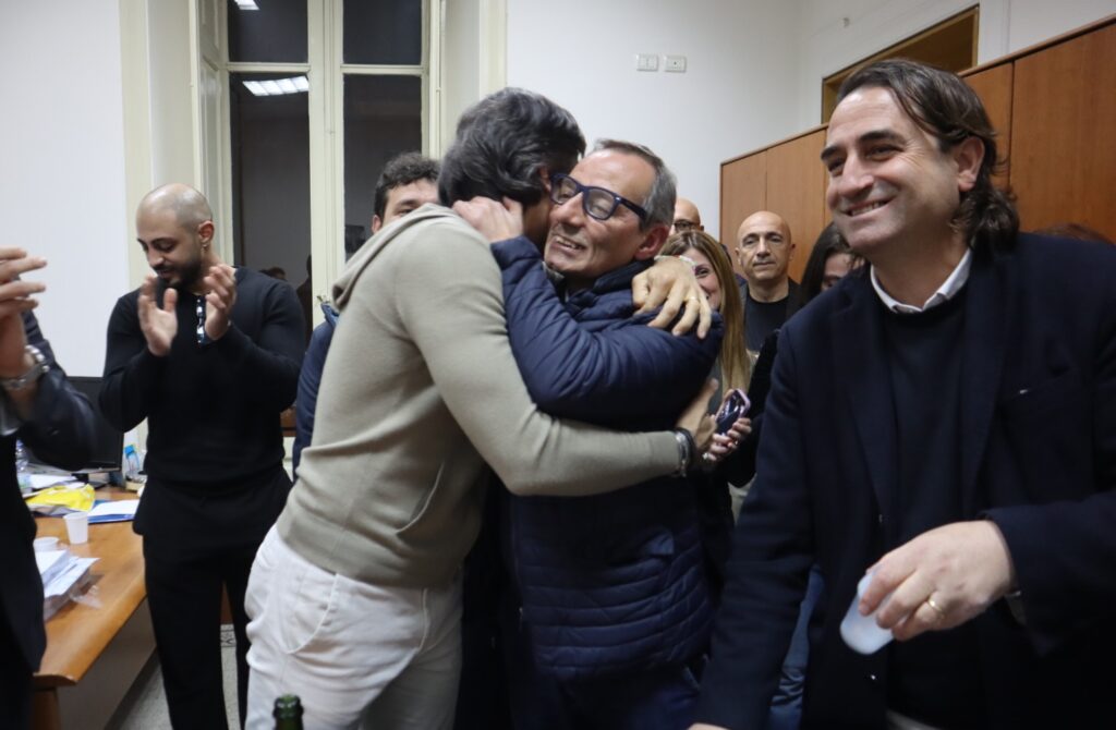 Mimmo Battaglia vince le Primarie del CentroSinistra