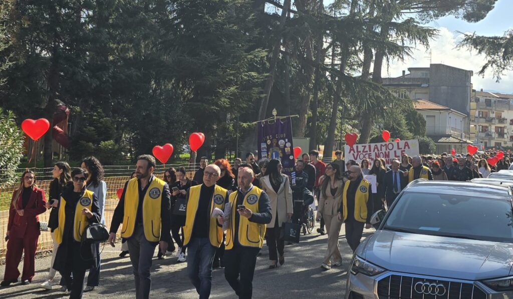 Passeggiata contro le violenze