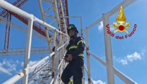 Salvataggio Pilone Torre Faro Messina