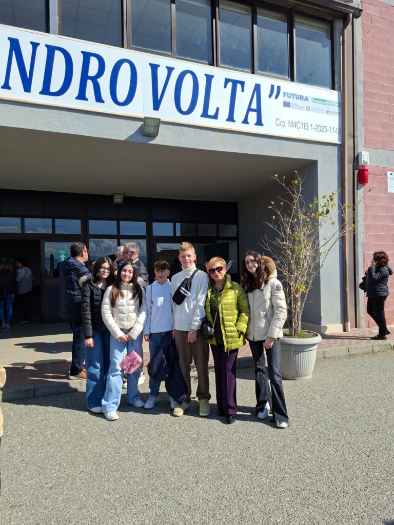 Studenti Convitto Nazionale Tommaso Campanella al Volta per i Campionati Internazionali della Bocconi