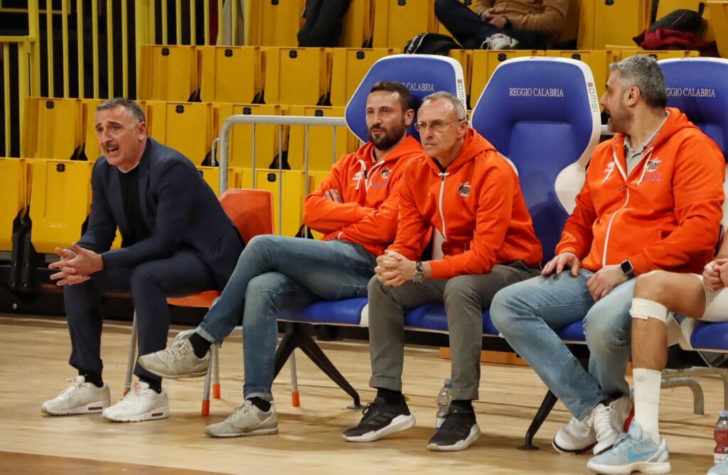 Coach Cadeo