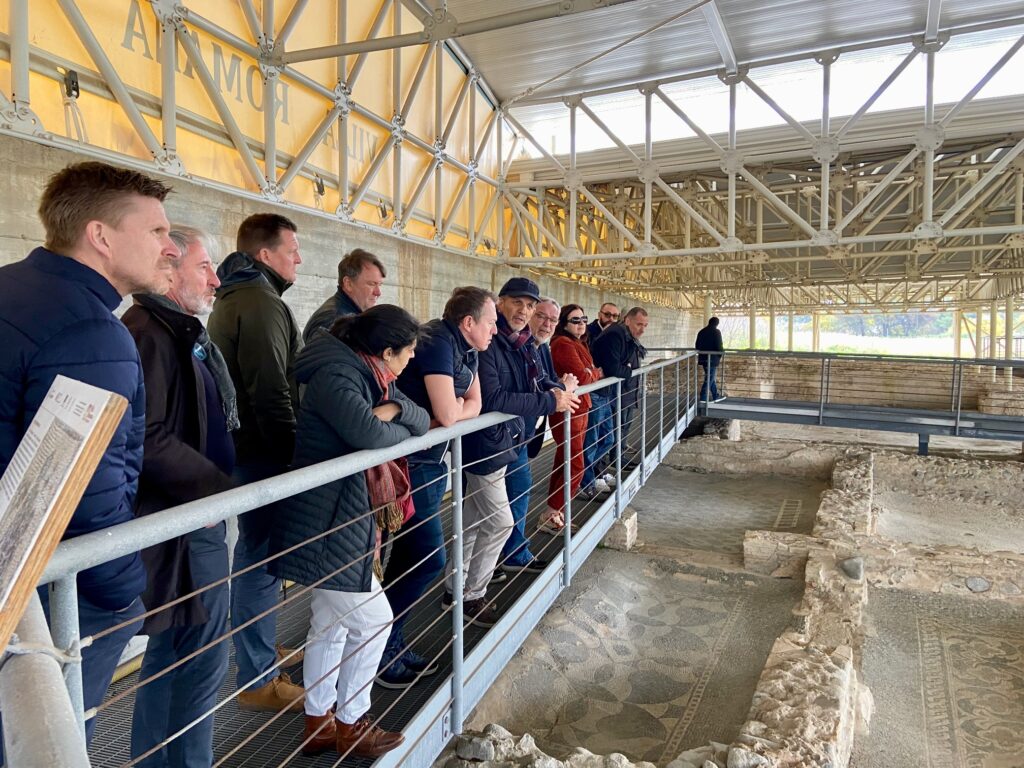 Visita dei Buyers del Concours Mondial de Bruxelles alla Villa Romana di Casignana