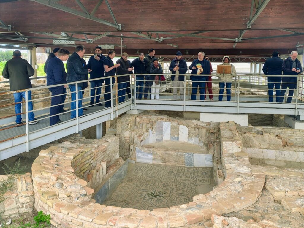 Visita dei Buyers del Concours Mondial de Bruxelles alla Villa Romana di Casignana
