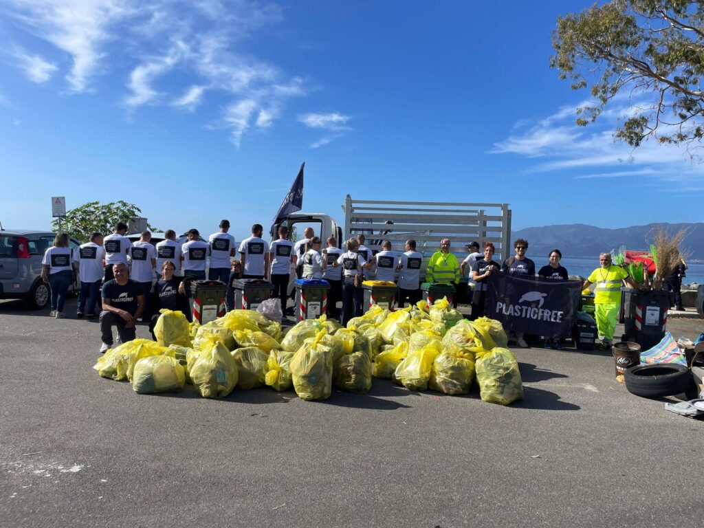Volontari Plastic Free e detenuti Seconda Chance in azione 2