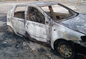 auto incendiata