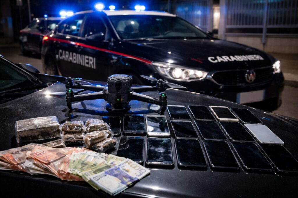 carabinieri drone soldi droga