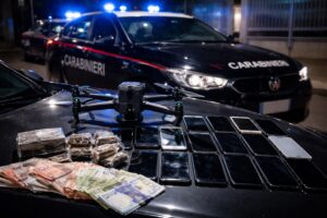 carabinieri drone soldi droga