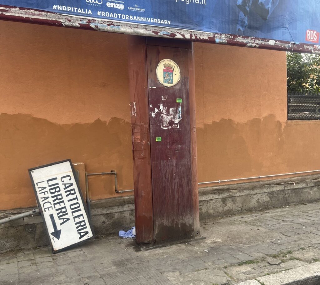 cartellone pubblicitario
