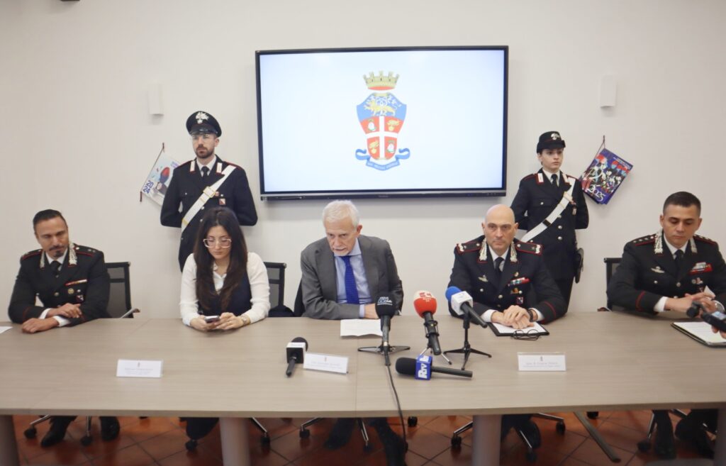 conferenza stampa carabinieri furto farmaci ospedale melito porto salvo