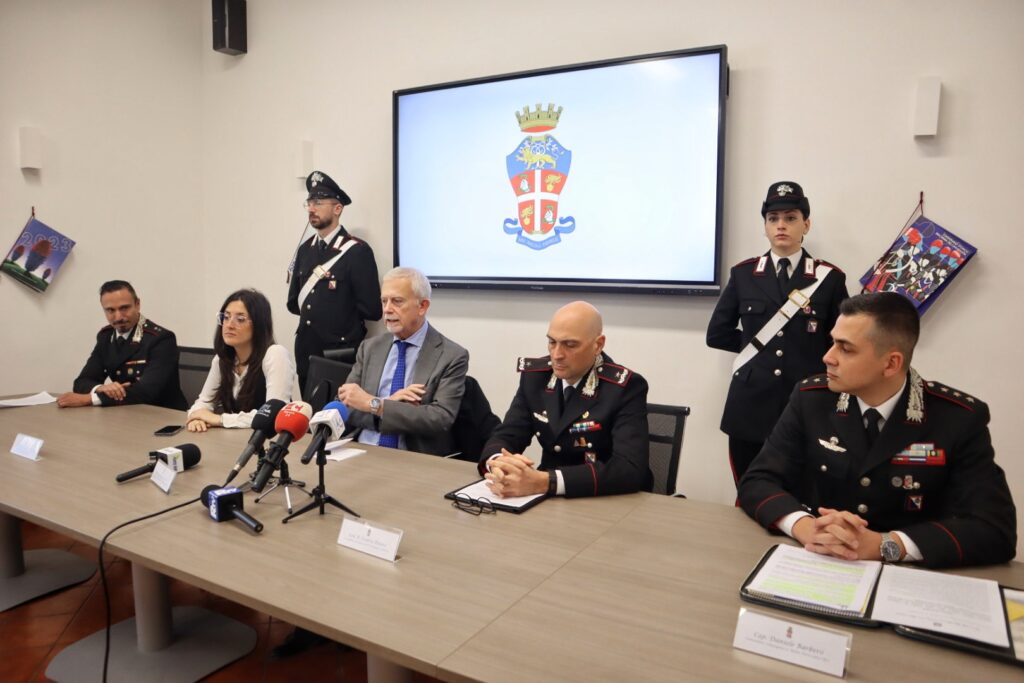 conferenza stampa carabinieri furto farmaci ospedale melito porto salvo