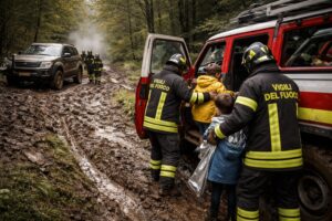 famiglia bloccata impantanata salvata dai vigili del fuoco