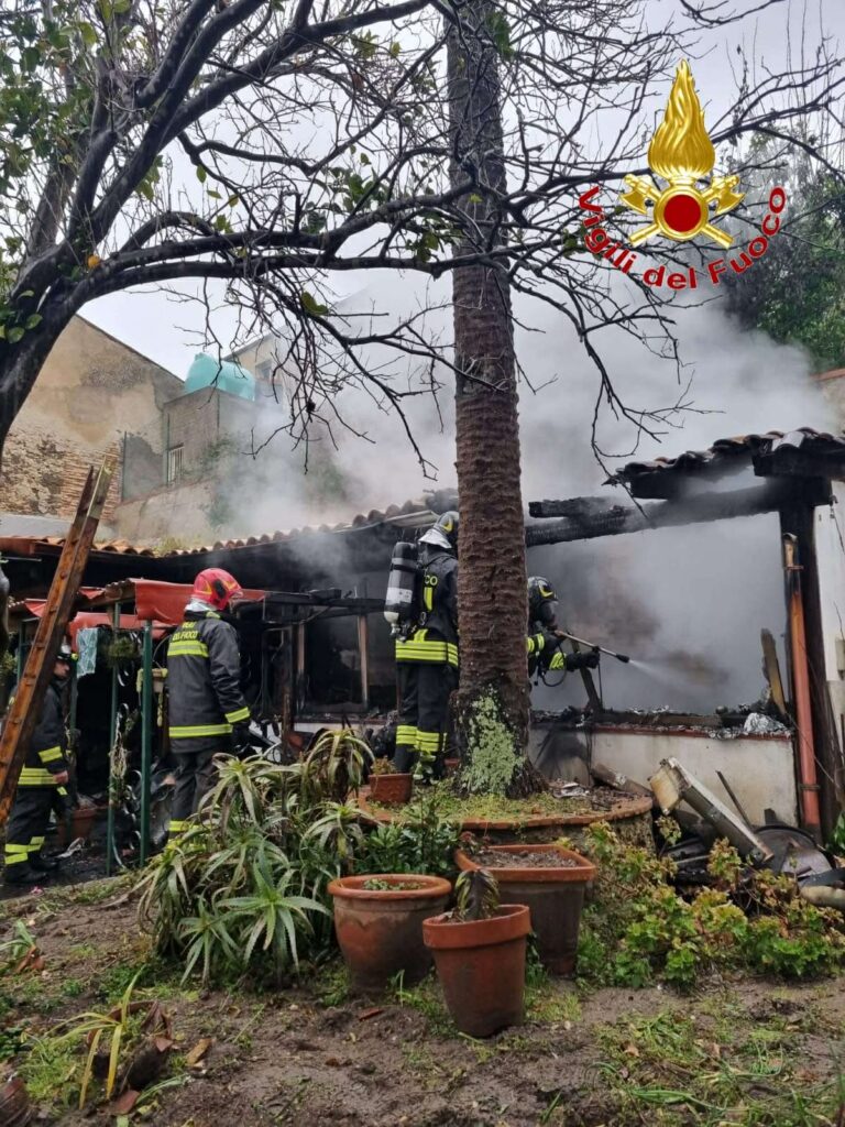 incendio vigili del fuoco