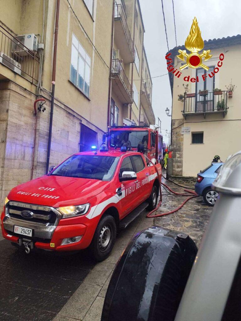 incendio vigili del fuoco