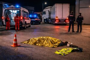 incidente camion ambulanza notte