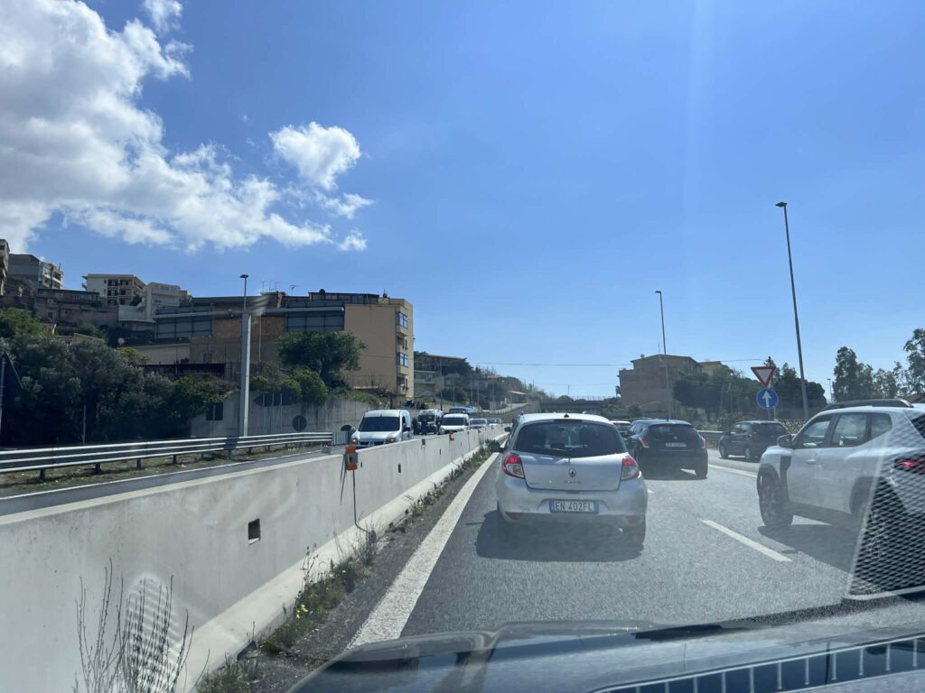 incidente raccordo autostradale