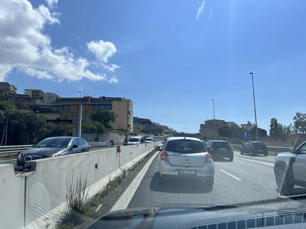 incidente raccordo autostradale