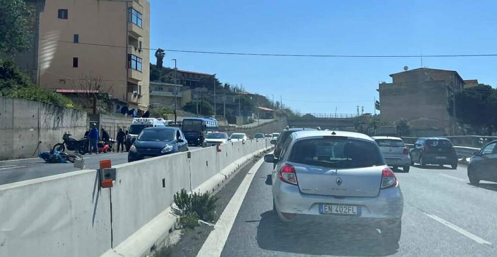 incidente raccordo autostradale
