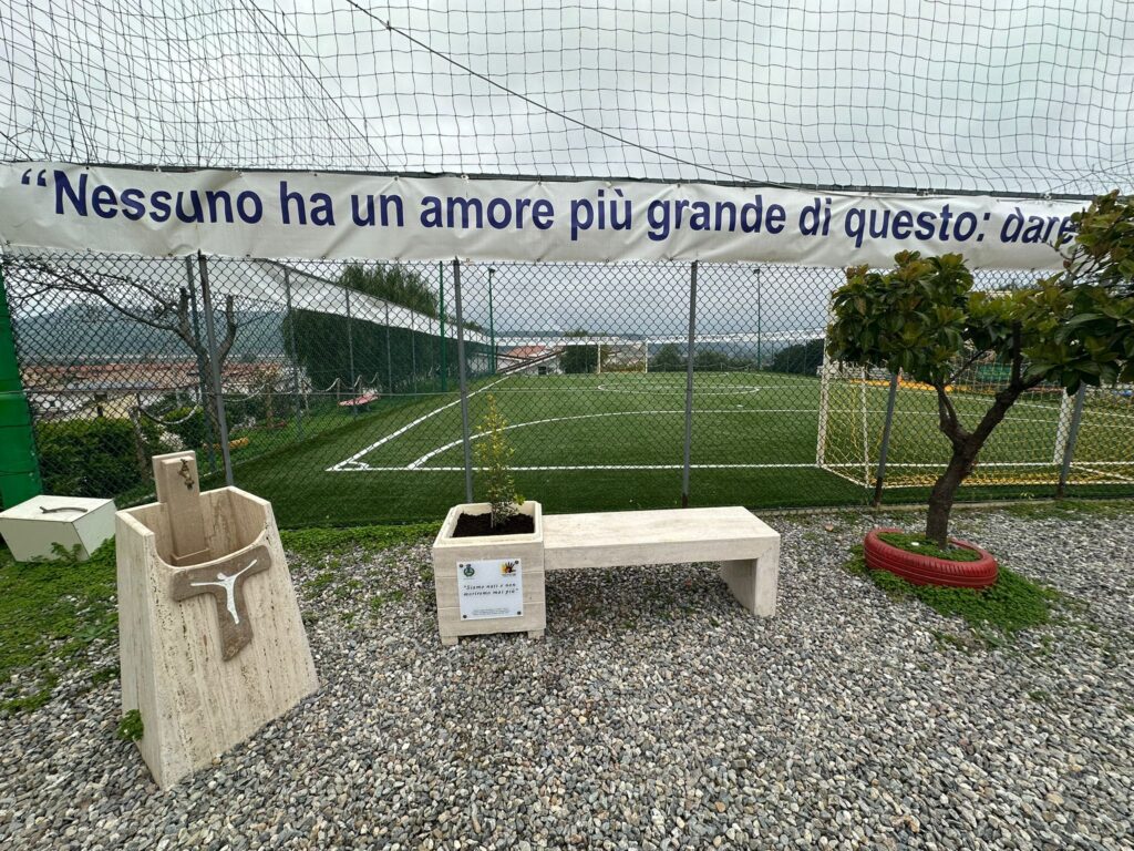 iniziativa per ricordare giovanni iacoi inaugurata panchina