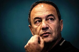 Mimmo Lucano presenta il libro “Il fuorilegge”