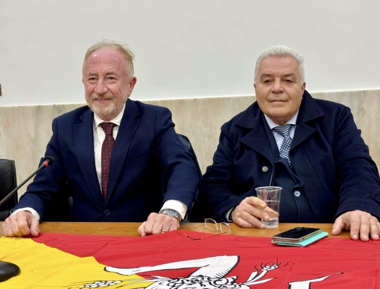 Messina, Giorgianni e Sciacca rispondono a De Luca: “dice falsità”