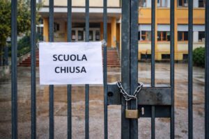 scuola chiusa