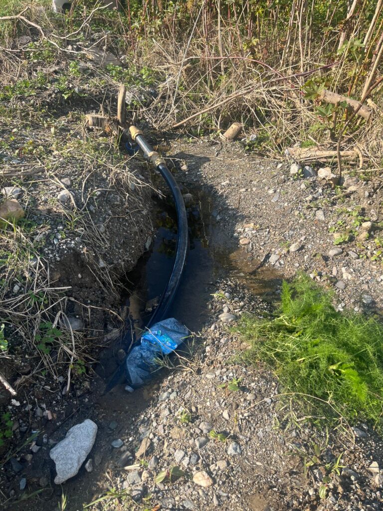 strade colabrodo e perdite d'acqua a curduma e paterriti