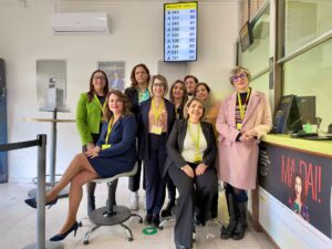 ufficio postale di donne