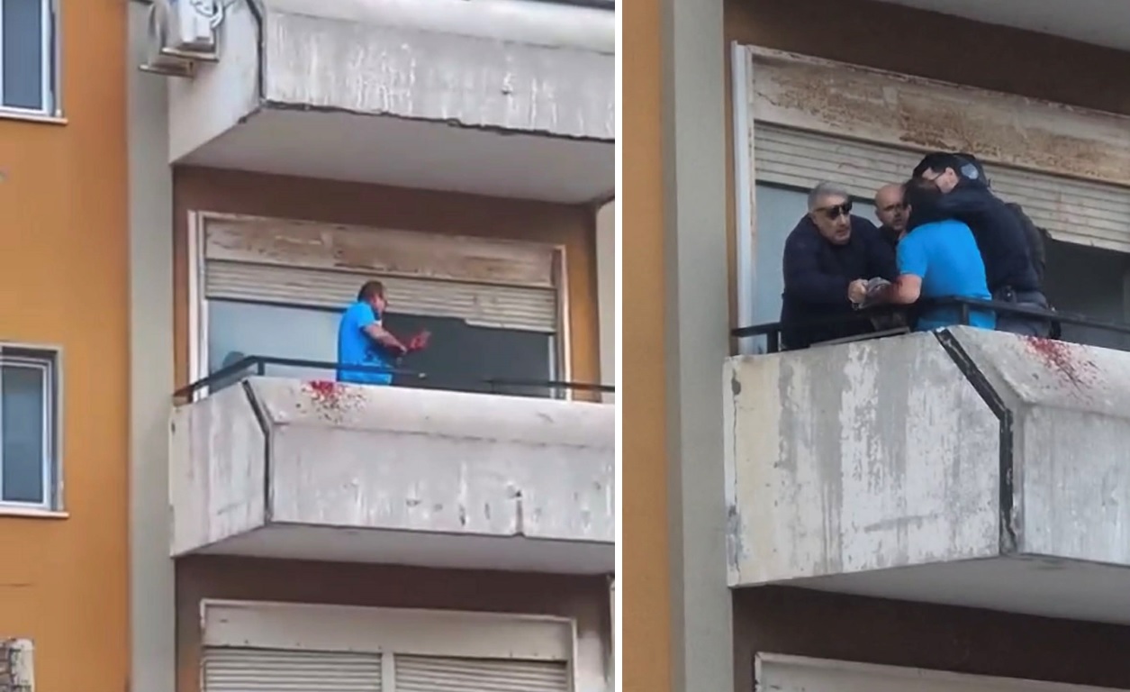 uomo si taglia le braccia con un vetro