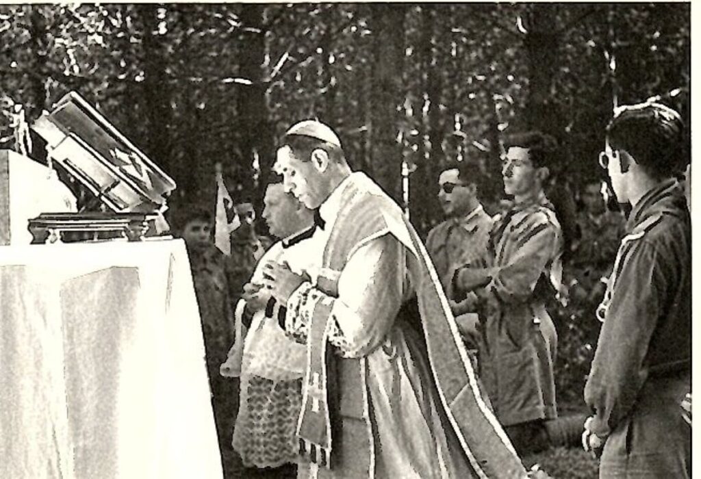 Mons Ferro celebra Messa campo scout Aspromonte 1960 - foto concessa archivio MRizzoli