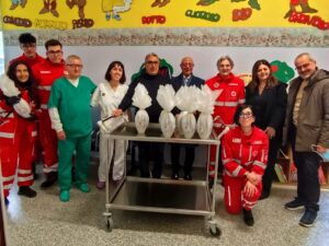 BCC Mediocrati e Croce Rossa Italiana portano la Pasqua ai bambini del reparto di Pediatria dell'Ospedale Civile dell'Annunziata di Cosenza