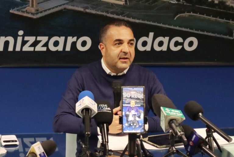 Cannizzaro: “a Pasquetta turisti fotografavano sporcizia, che amarezza”. E svela l’impegno per senzatetto ed extracomunitari | INTERVISTA