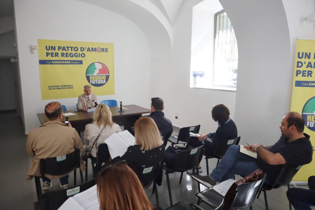 Conferenza Reggio Futura con Italo Palmara
