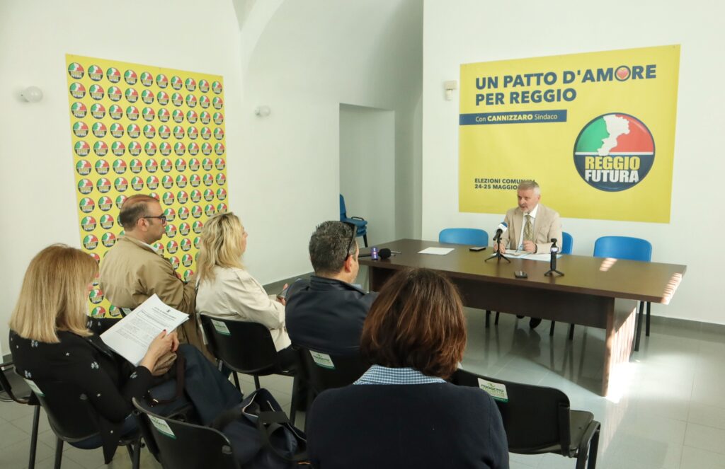 Conferenza Reggio Futura con Italo Palmara