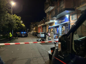 Donna accoltellata a Catania, si valuta posizione del marito