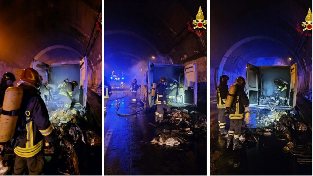 Furgone in fiamme