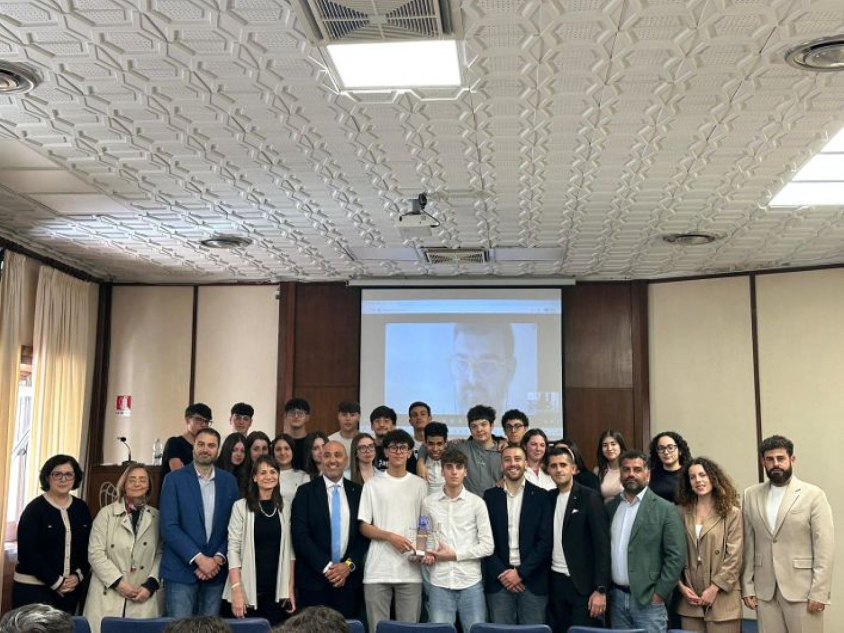 Gli studenti del Vinci premiati dai rappresentanti di Confindustria per la migliore idea di impresa