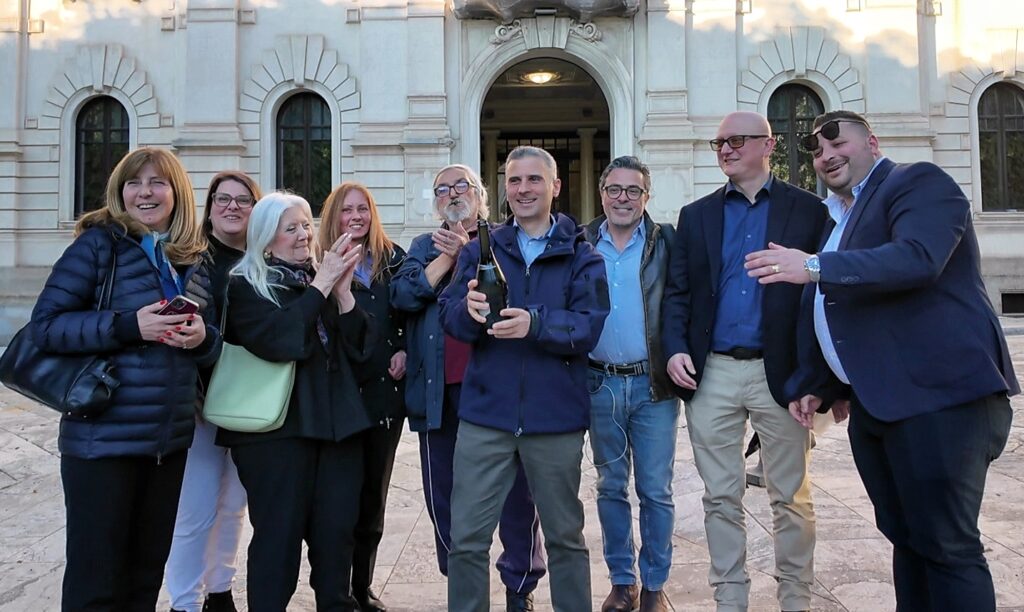 I presidenti dei Comitati di Quartiere a Reggio Calabria festeggiano l'approvazione in Regolamento