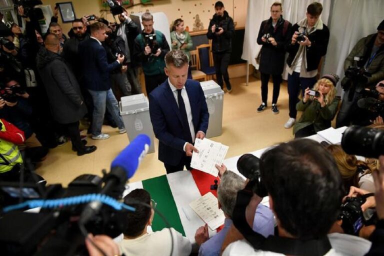 Ungheria, svolta storica alle elezioni: Orban sconfitto dopo 16 anni, vince il conservatore filo-europeo Magyar