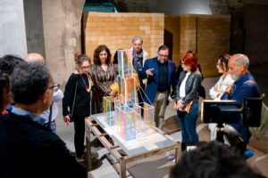 Mostra Pirri centro Cesare Biasini Selvaggi con visitatori