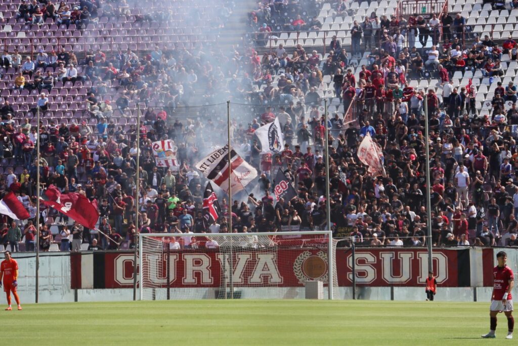 Reggina-Paternò Curva Sud semivuota ultras tifosi granillo
